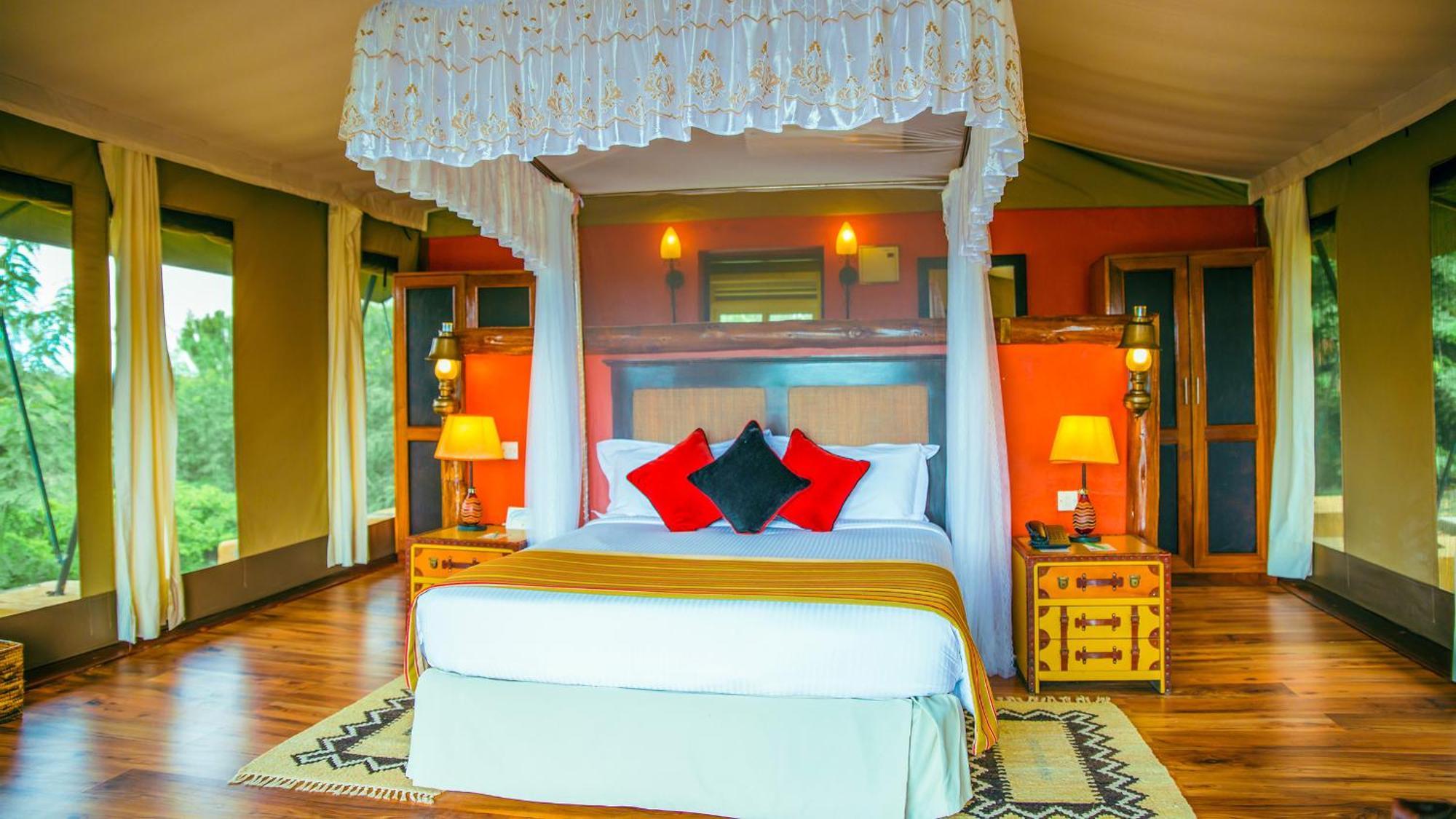 Paraa Safari Lodge Bagian luar foto