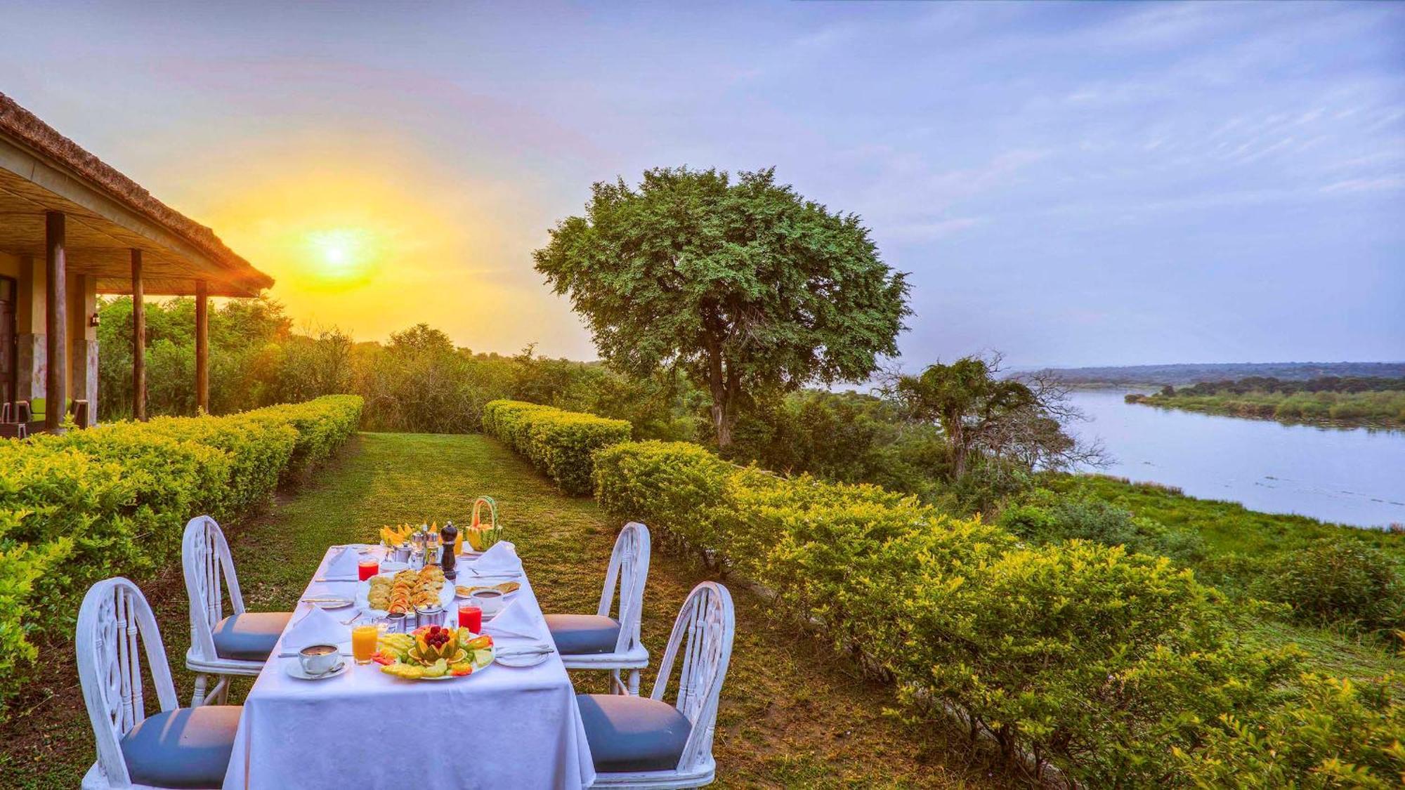 Paraa Safari Lodge Bagian luar foto